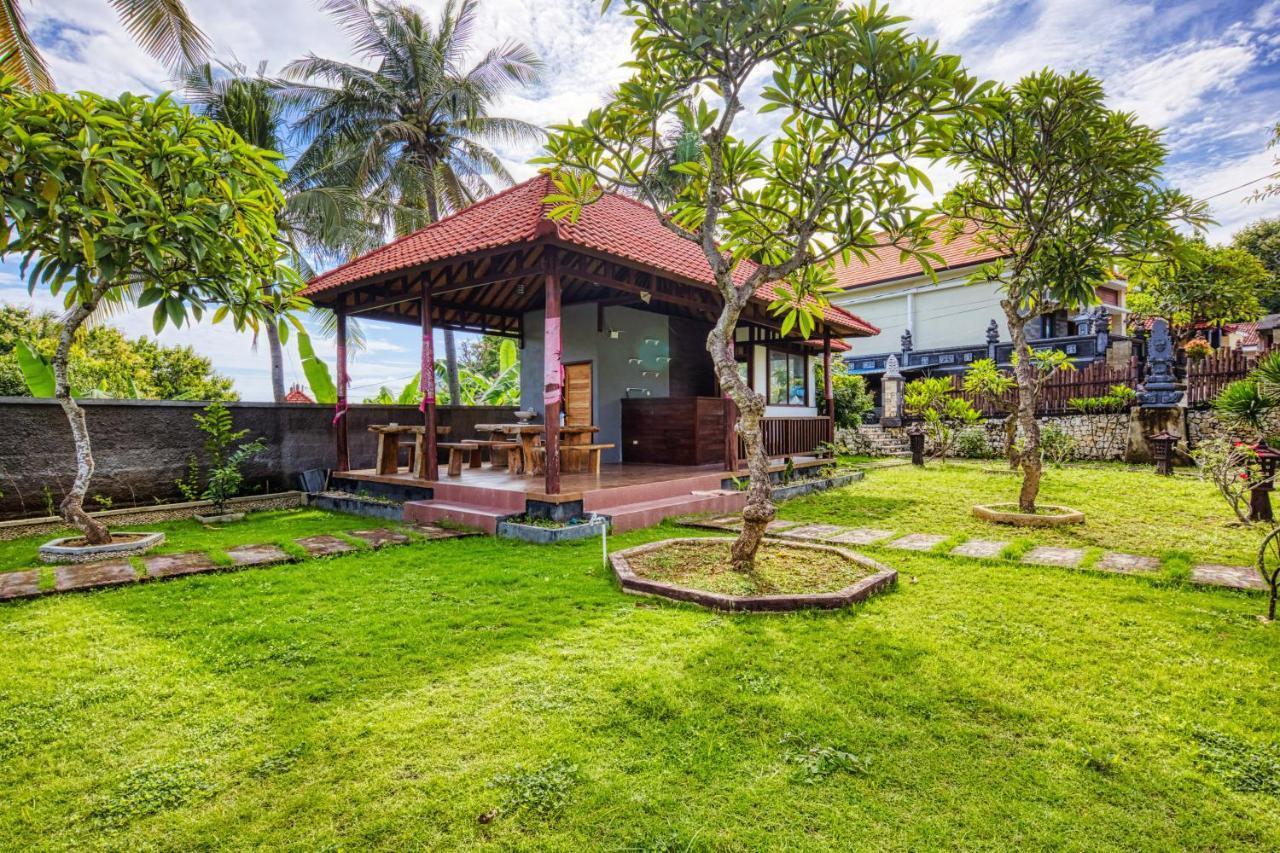 Megaland Bungalow Batununggul Esterno foto