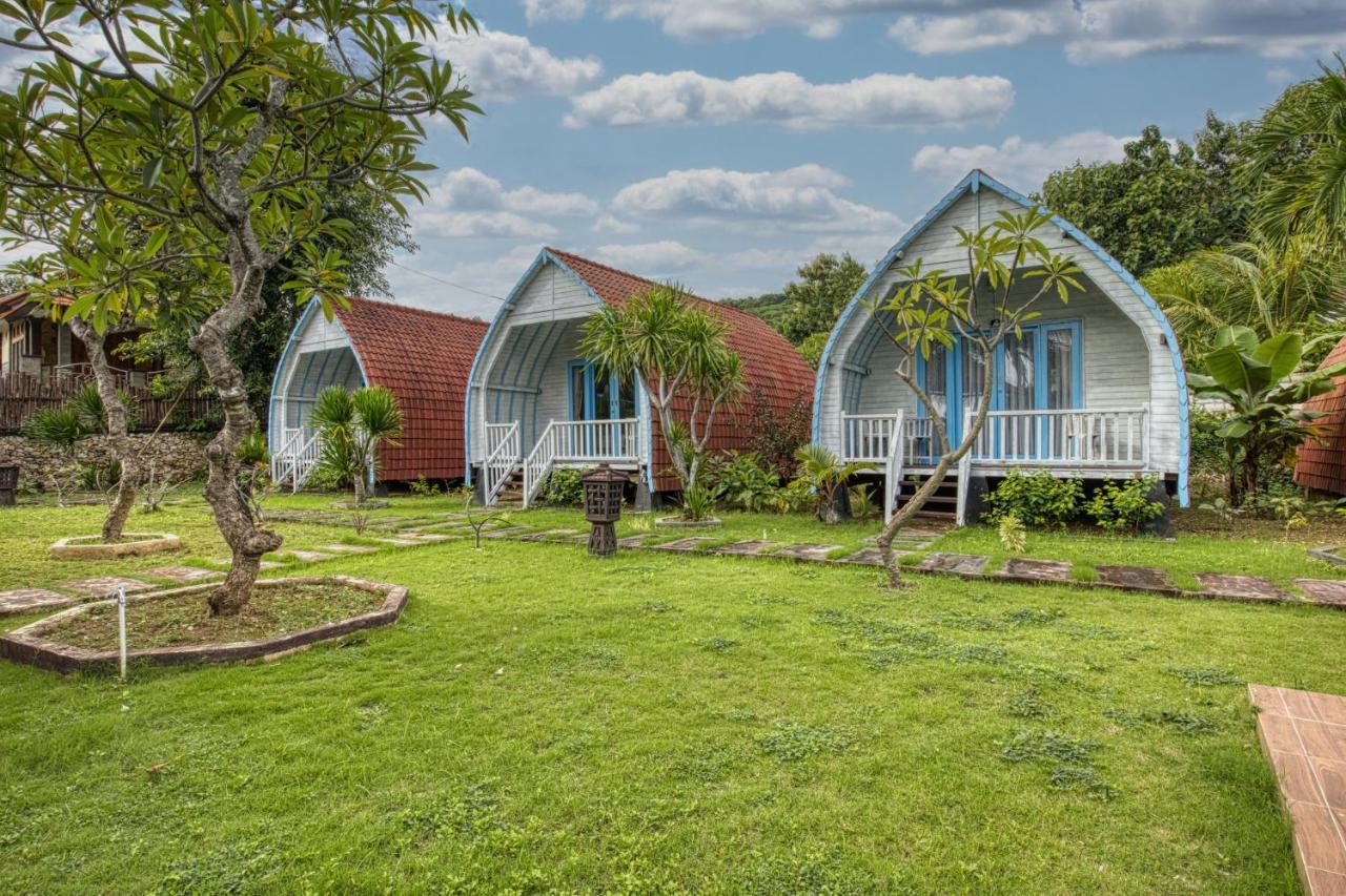 Megaland Bungalow Batununggul Esterno foto