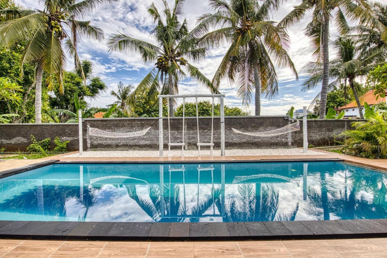 Megaland Bungalow Batununggul Esterno foto